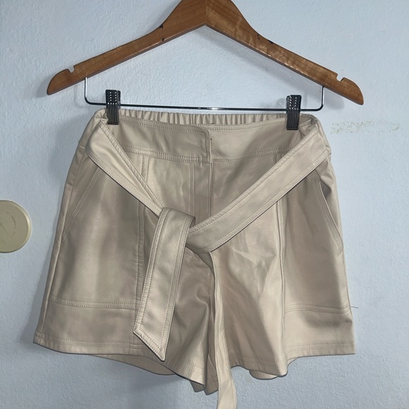 Lilyful Pants - Tan High Waist Casual Shorts